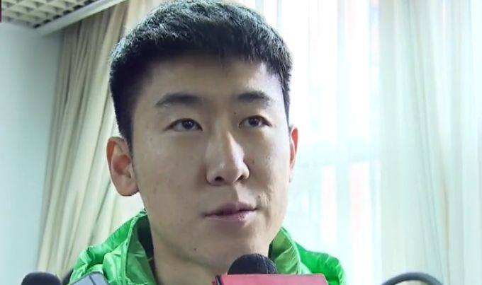 一边吃美食一边讲故事